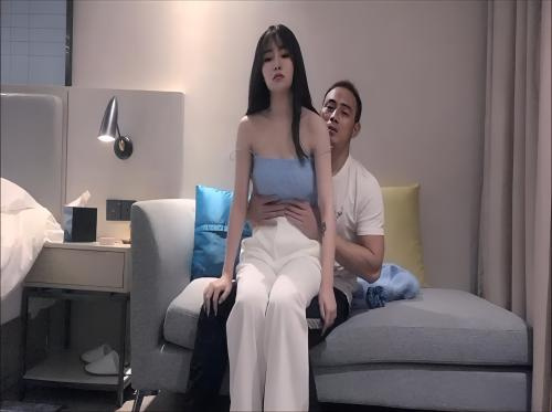Tuan muda punya banyak uang untuk merawat anak perempuan