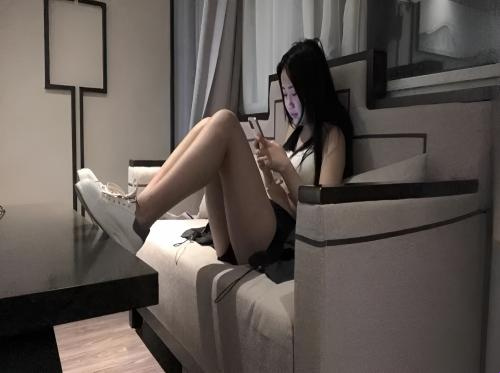Ketika seorang pria kaya mengajak seorang gadis berjalan-jalan