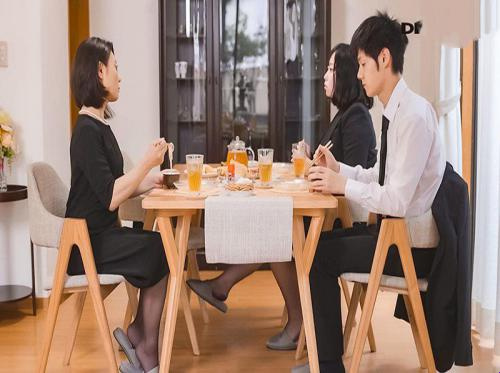 Hubungan cinta inses antara Maiko Ayase dan menantu laki-lakinya
